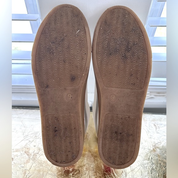 EUC BRTTIN SNEAKERS 👟 US 9 - Picture 6 of 9